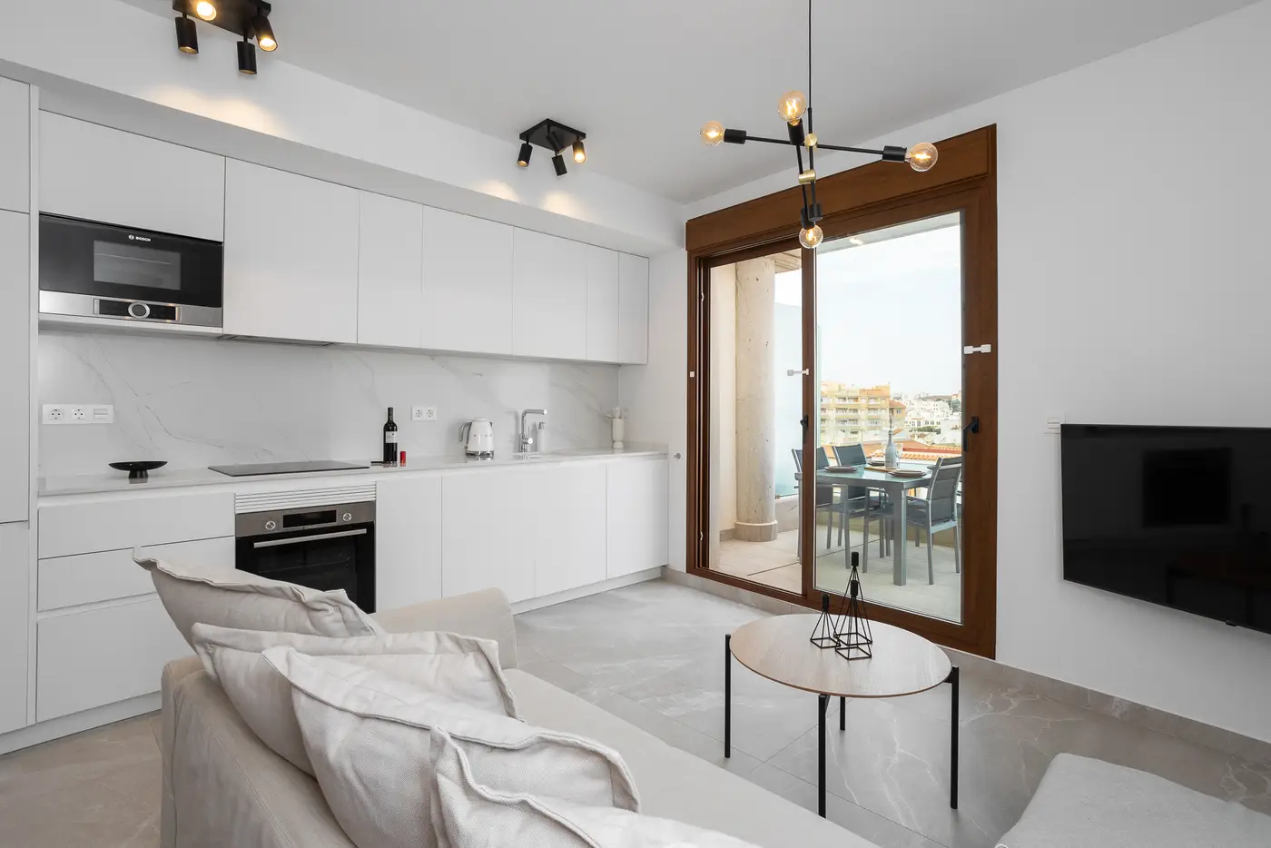 Torrevieja – Modern, stylish apartment with an exclusive feel, balcony, private roof terrace and communal rooftop pool.